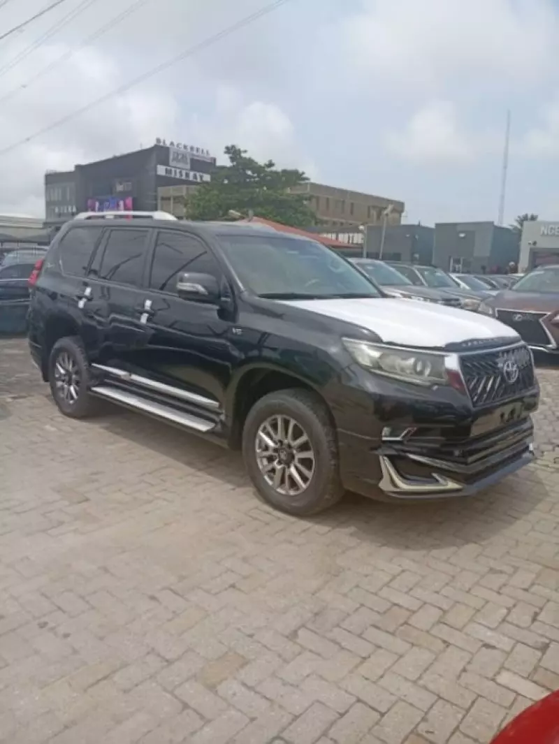 Toyota Land Cruiser   - 2021