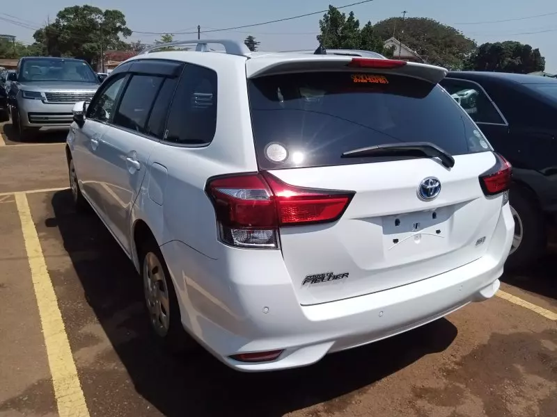 Toyota Fielder hybrid    - 2017