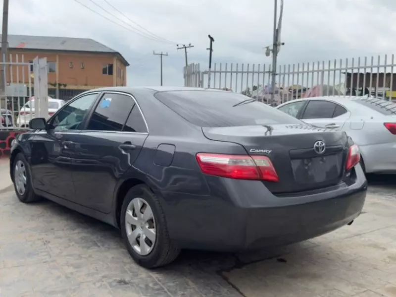 Toyota Camry   - 2008
