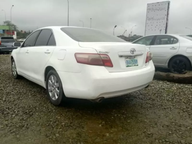 Toyota Camry   - 2007
