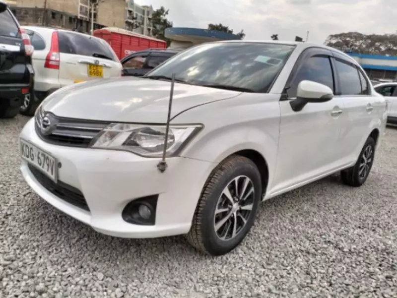 Toyota Axio    - 2014