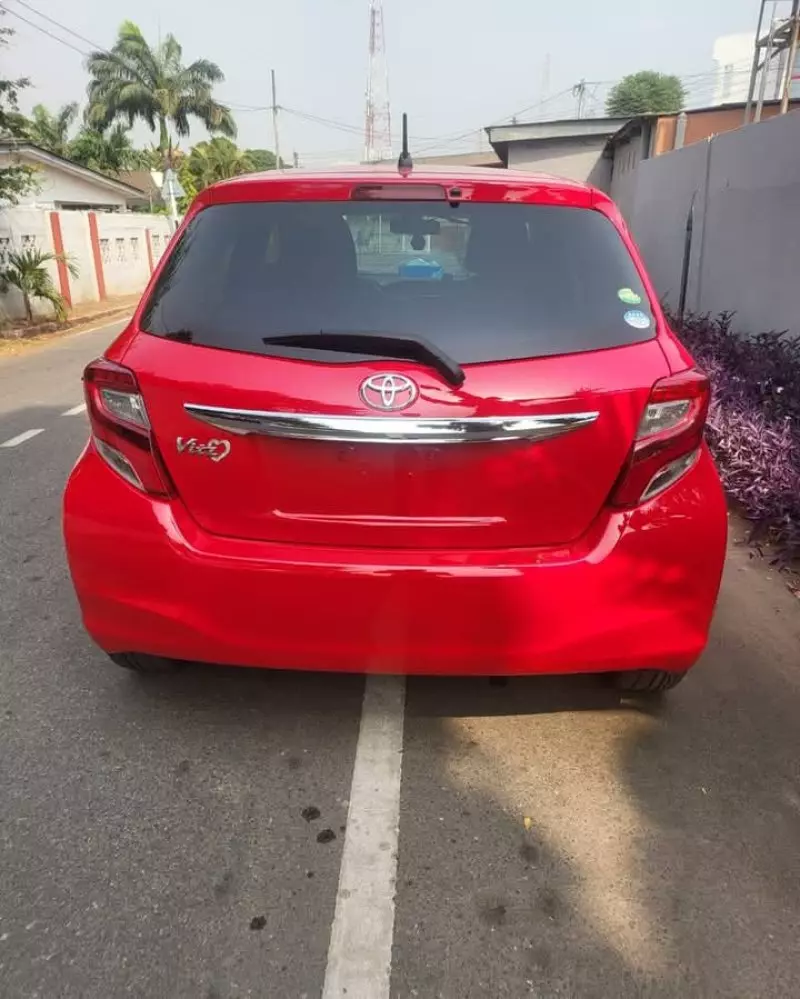 Toyota Vitz   - 2014