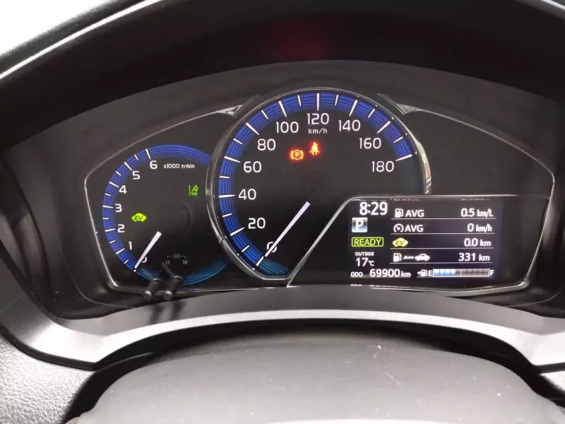 Toyota Axio hybrid    - 2018