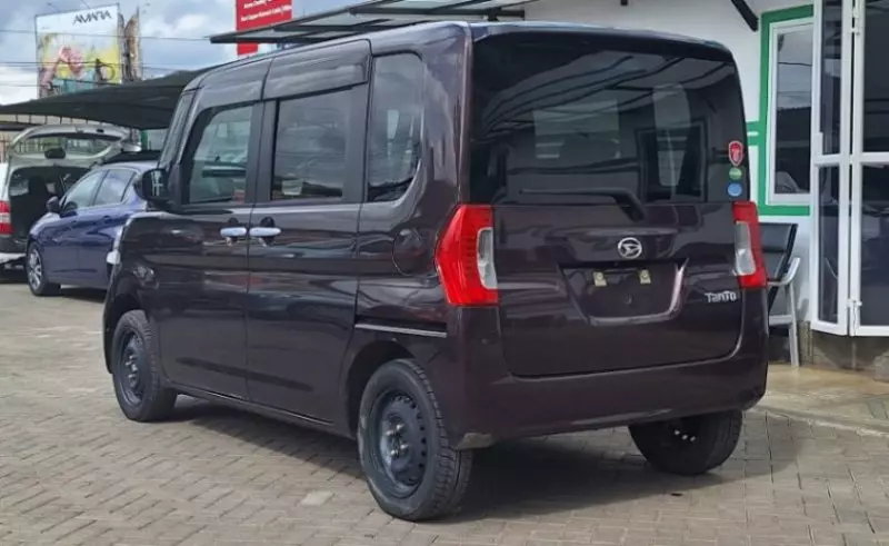 Daihatsu Tanto   - 2018