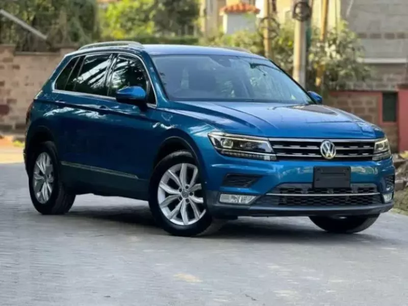 Volkswagen Tiguan   - 2017
