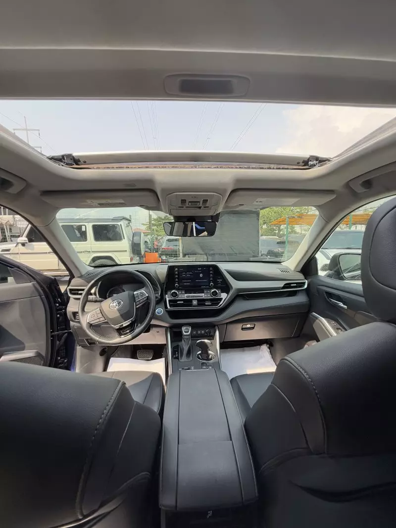 Toyota Highlander   - 2022