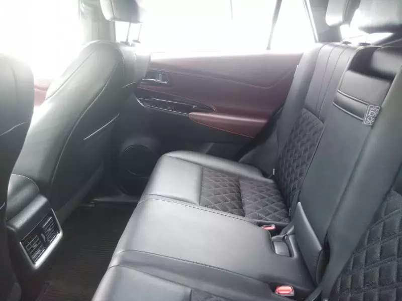 Toyota Harrier   - 2016