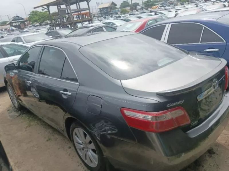 Toyota Camry   - 2008