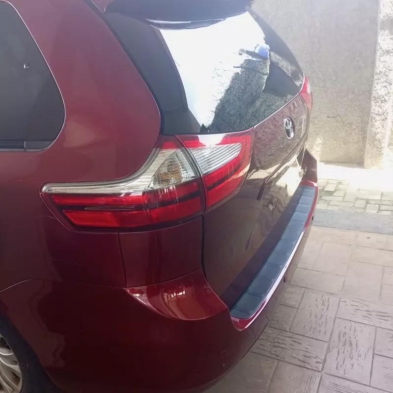 Toyota Sienna   - 2015