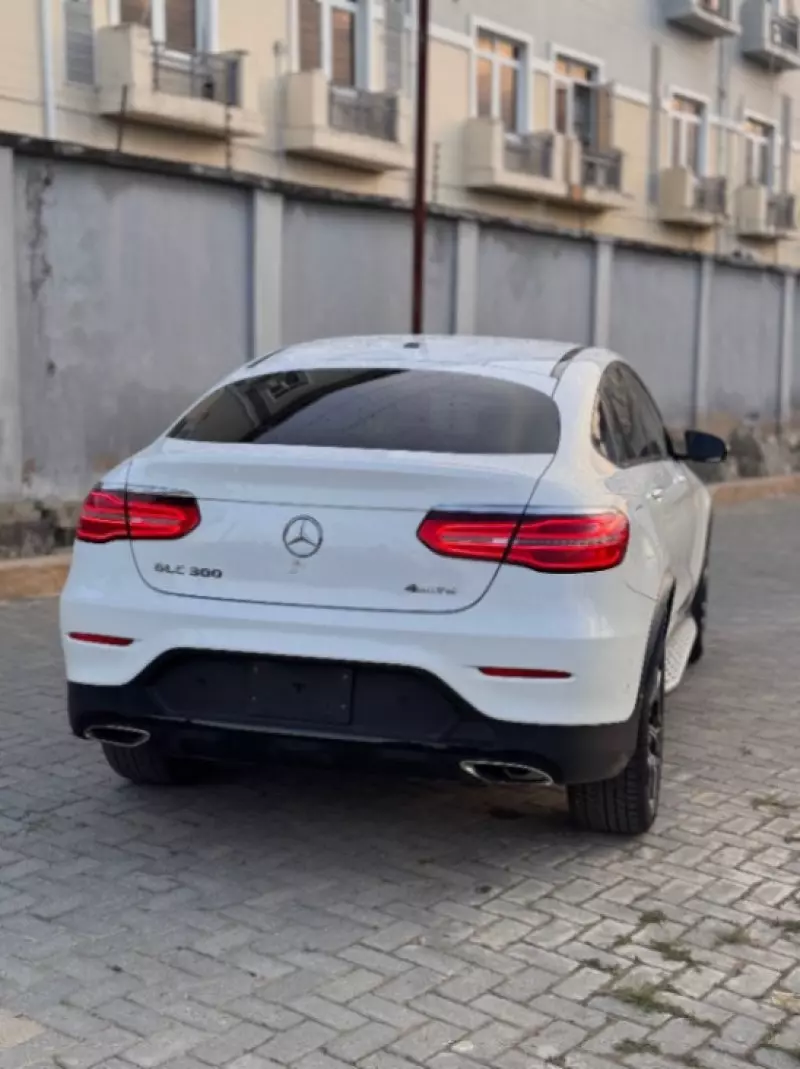 Mercedes-Benz GLC 300   - 2019