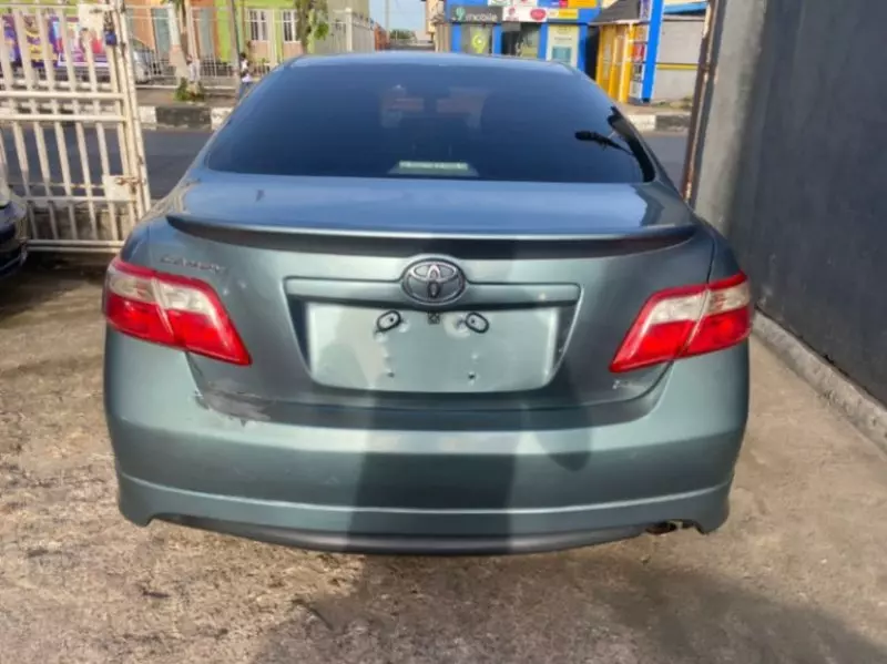 Toyota Camry   - 2008