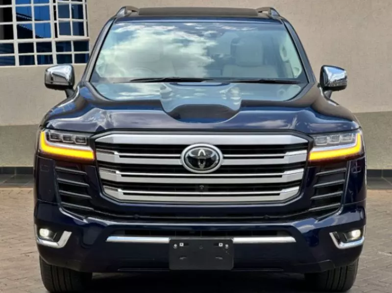 Toyota Landcruiser Sahara   - 2021