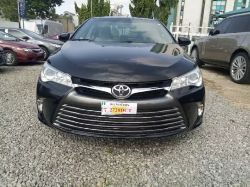 Toyota Camry   - 2016
