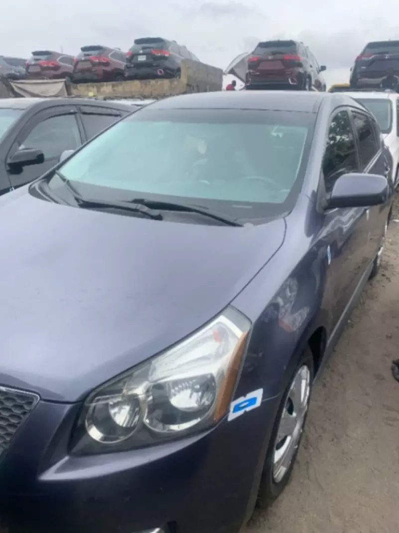 Pontiac Vibe   - 2009