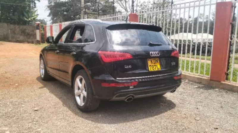 Audi Q5   - 2011