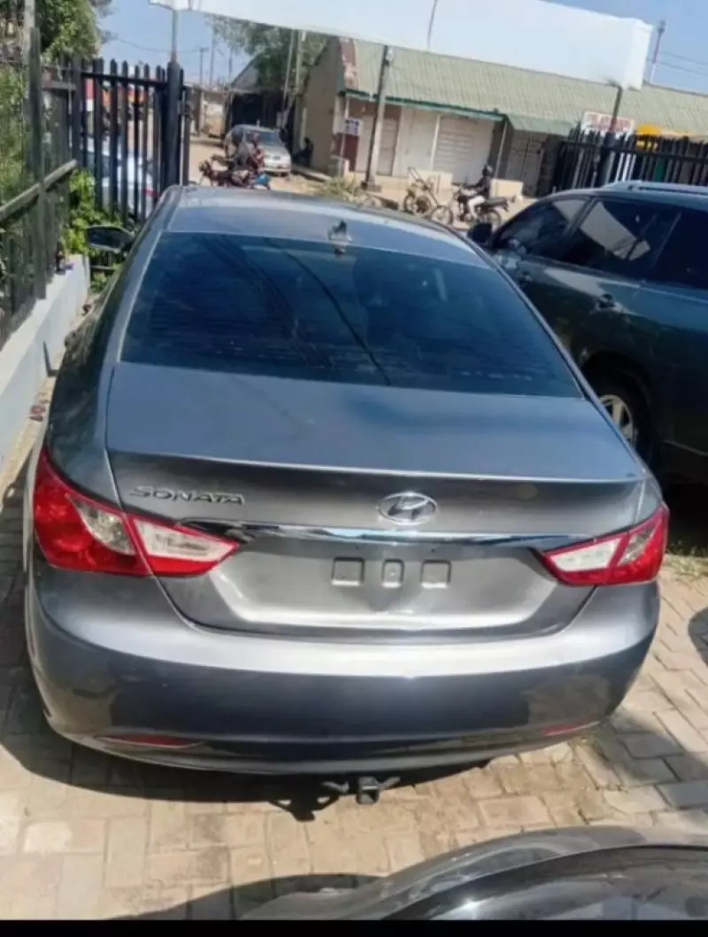 Hyundai Sonata   - 2013