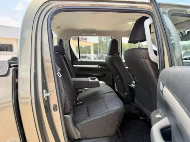 Toyota Hilux    - 2021
