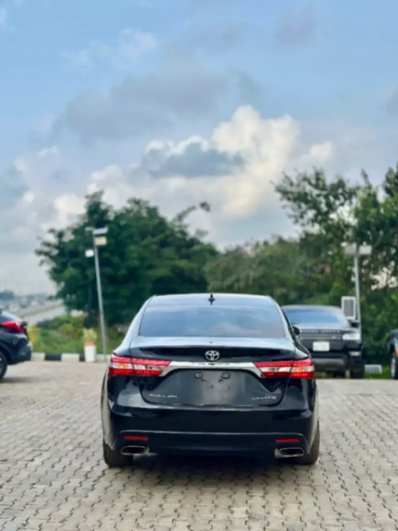 Toyota Avalon   - 2015