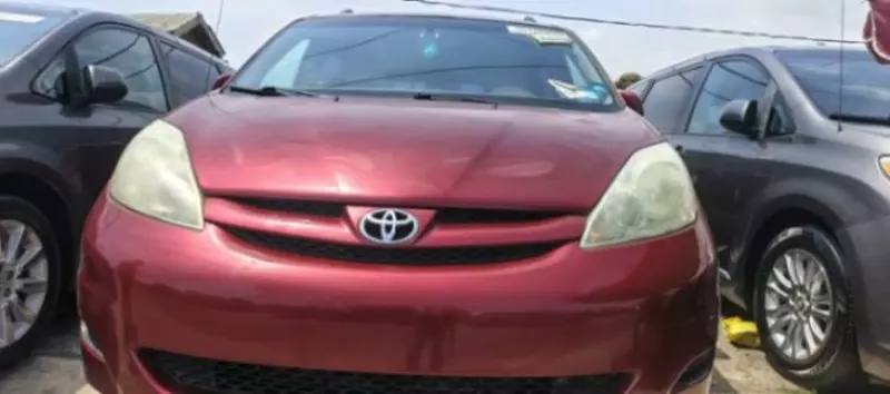 Toyota Sienna   - 2006