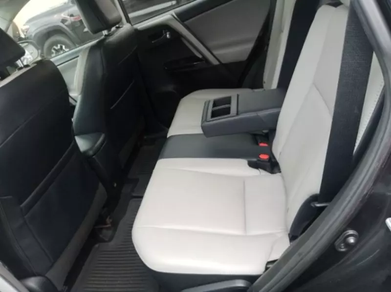 Toyota RAV4   - 2017