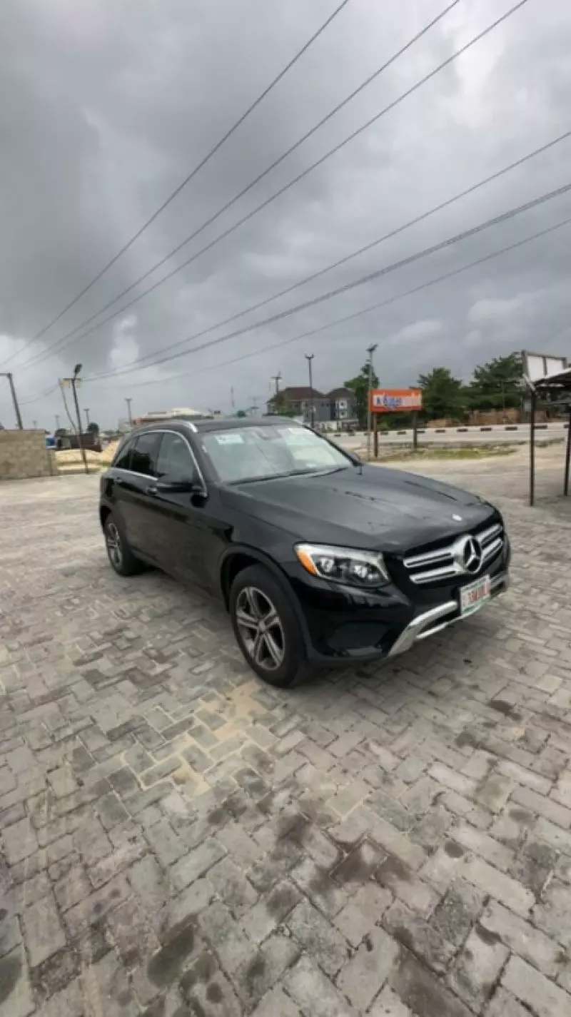 Mercedes-Benz GLC 300   - 2016