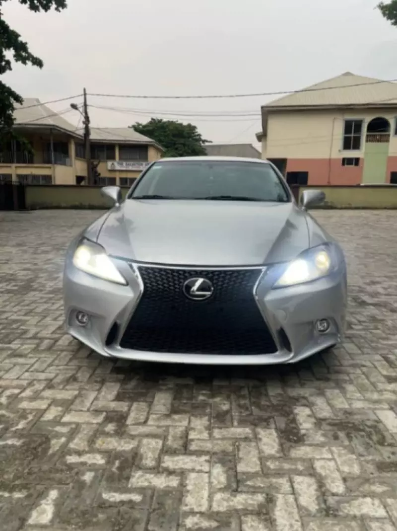Lexus IS 250   - 2012
