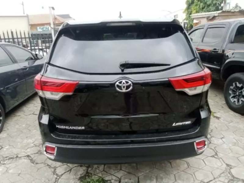 Toyota Highlander   - 2019