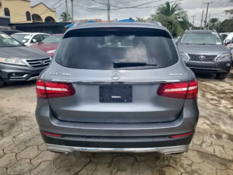 Mercedes-Benz GLC 300   - 2019