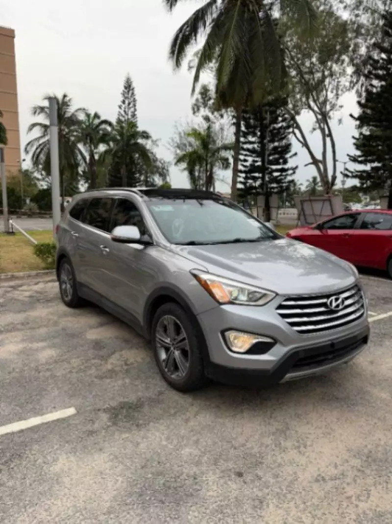 Hyundai Santa Fe - 2014