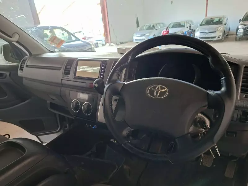 Toyota Hiace   - 2012