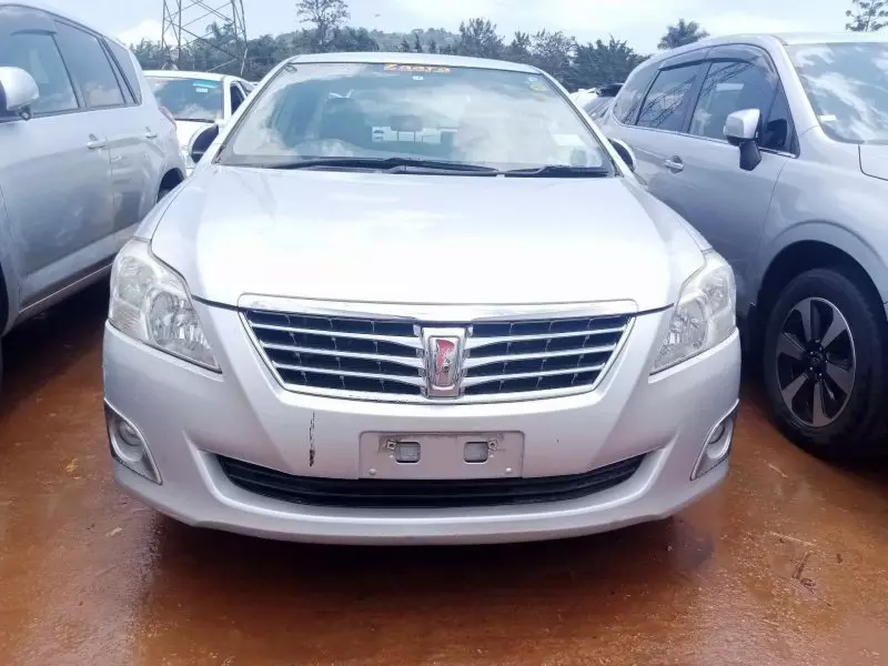 Toyota Premio    - 2011