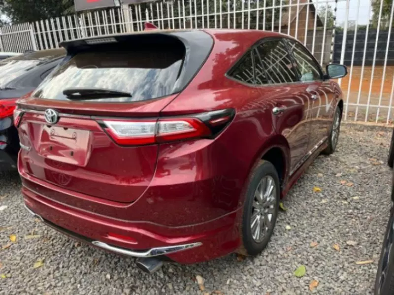 Toyota Harrier   - 2017