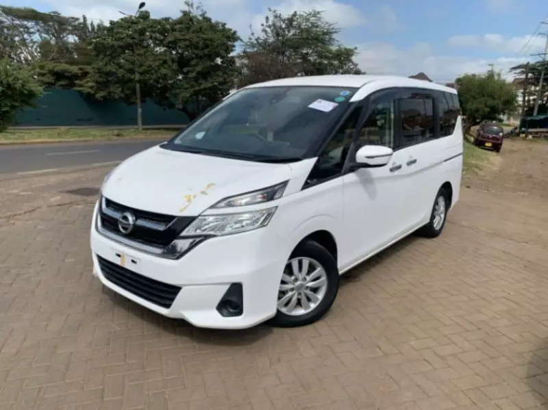Nissan Serena   - 2018