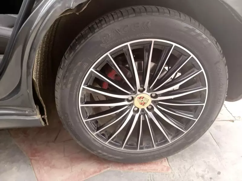 PORSCHE Macan   - 2018