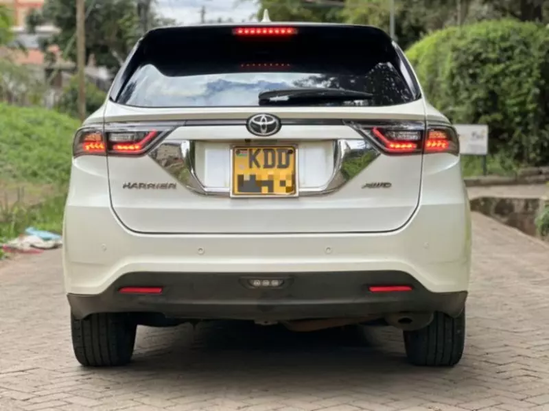 Toyota Harrier   - 2015