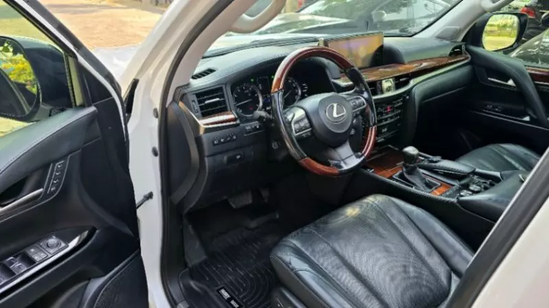 Lexus LX