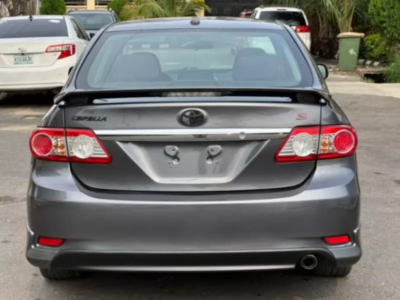 Toyota Corolla   - 2011