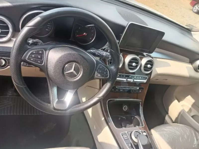 Mercedes-Benz GLC 300   - 2016