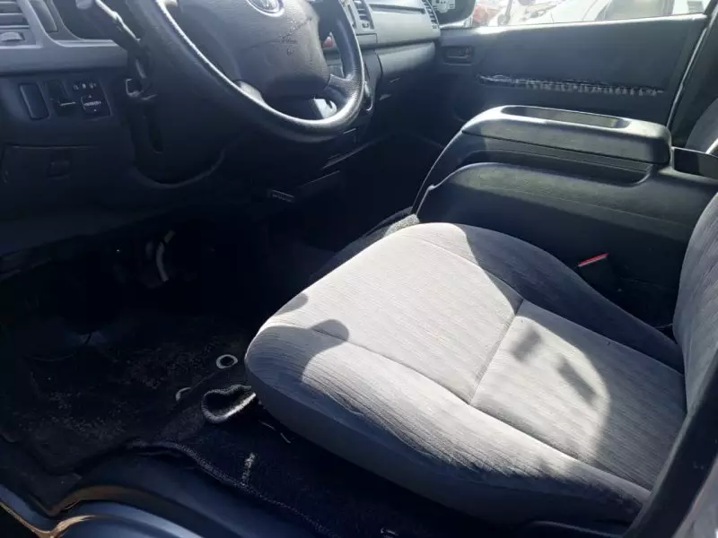 Toyota Hiace   - 2012