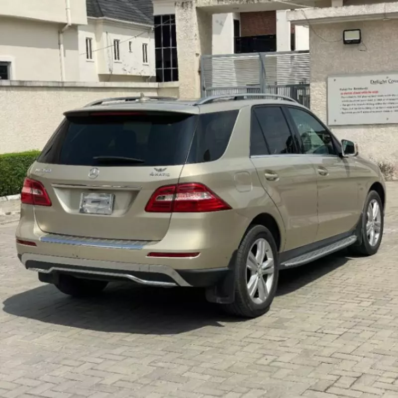 Mercedes-Benz ML 350   - 2012