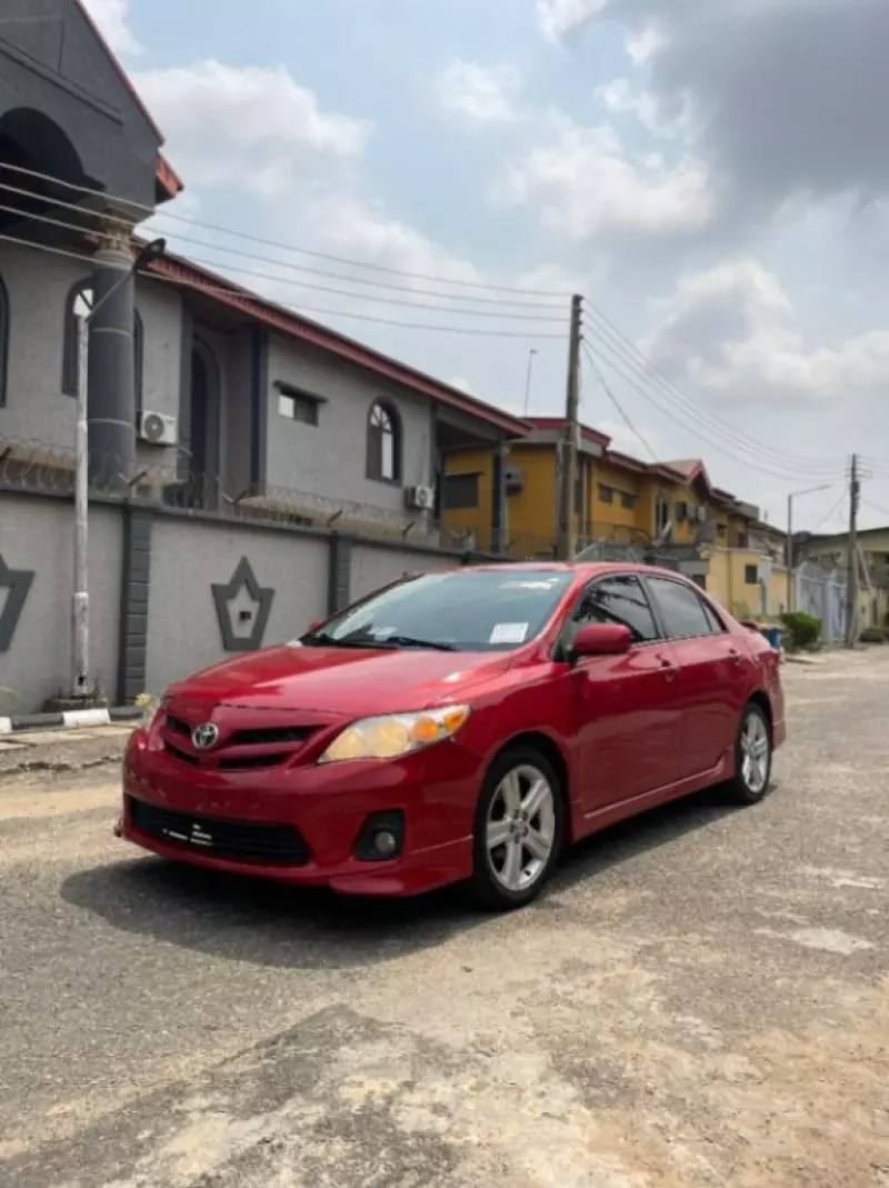 Toyota Corolla Sport   - 2013