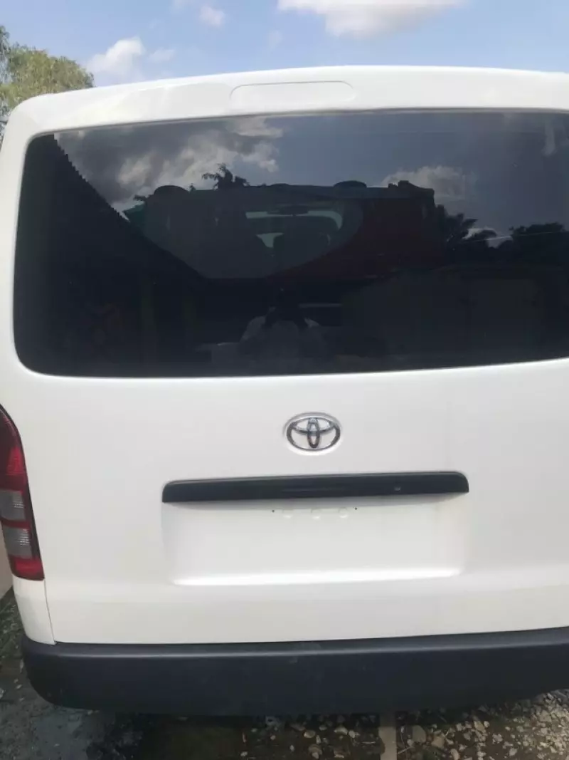 Toyota Hiace   - 2013