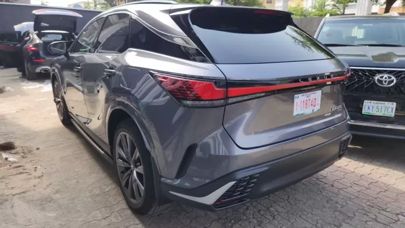 Lexus RX   - 2024
