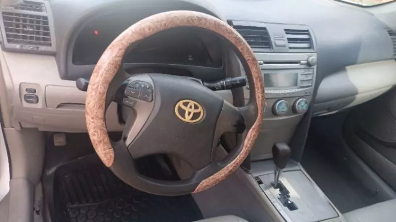 Toyota Camry   - 2009