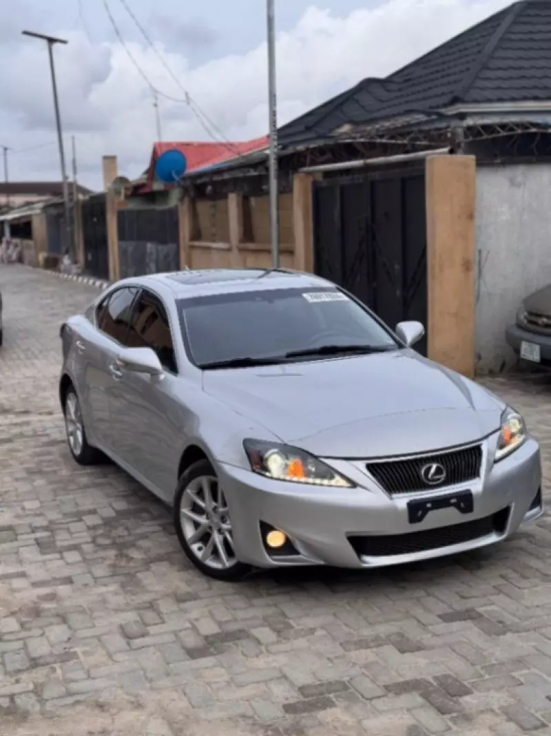 Lexus IS 350   - 2011