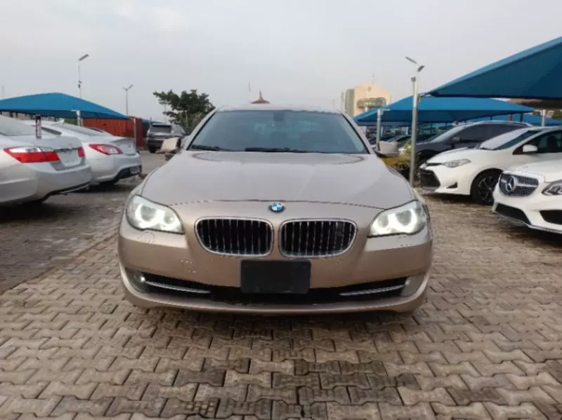 BMW 528i