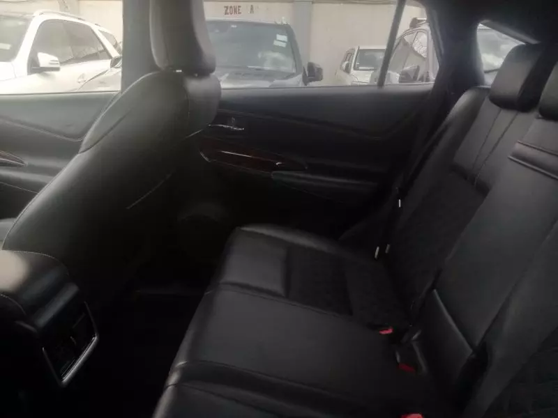 Toyota Harrier   - 2015