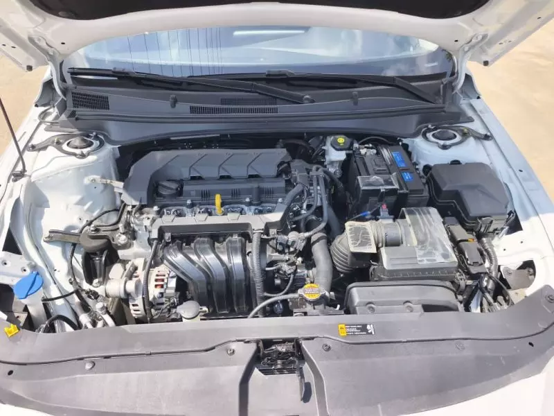 Hyundai Elantra   - 2025