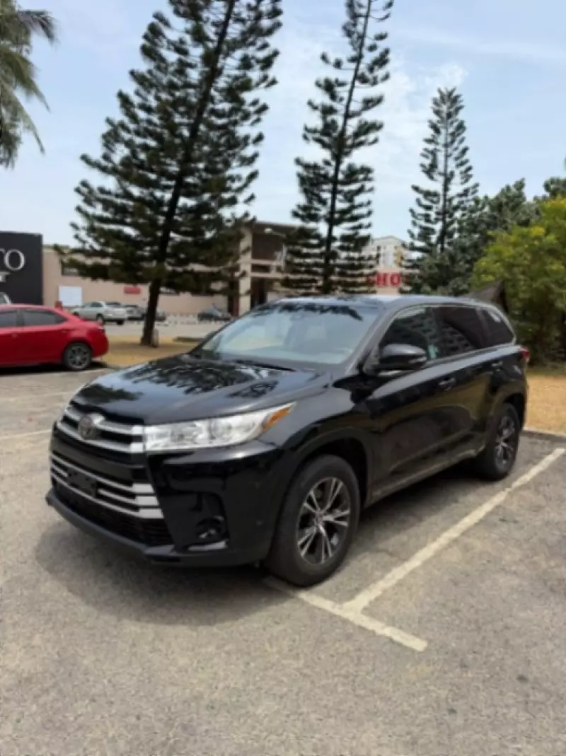 Toyota Highlander   - 2017