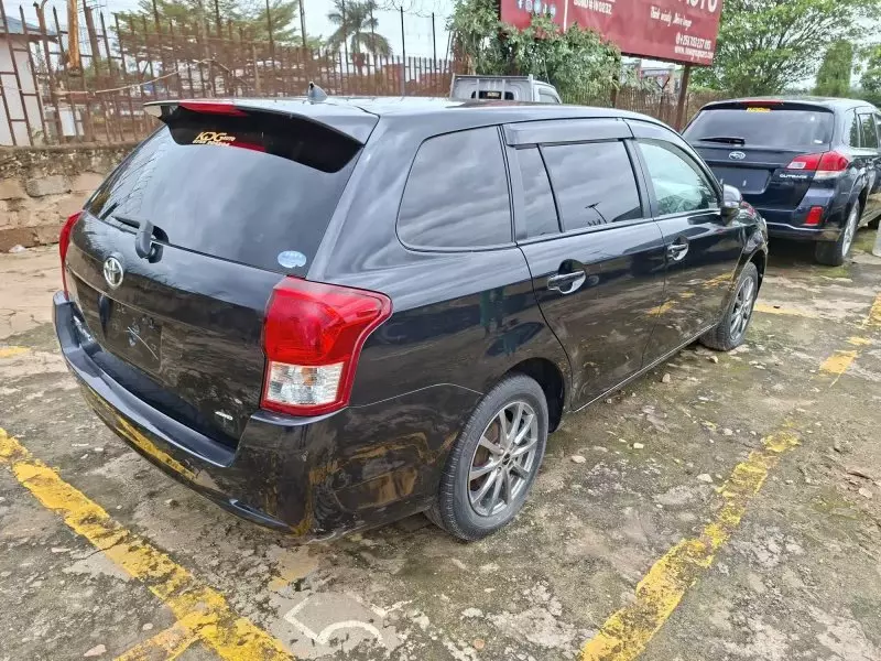 Toyota Fielder - 2012